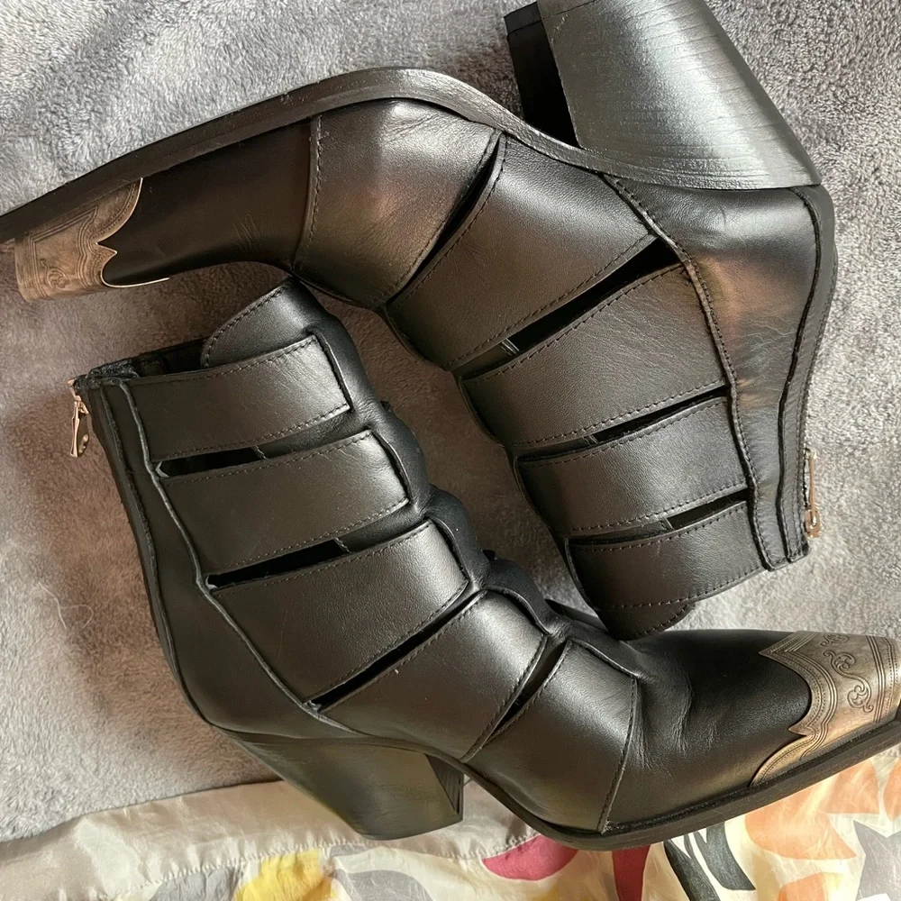 71/2 Free people ,Elegant Black Leather Women's Boots - Picture 7 of 17